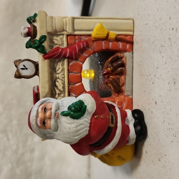 Vintage Porcelain Fireplace with Santa Candle Holder - Picture 5 of 7